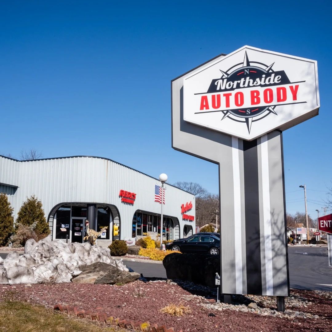 anthonytreeman's tweet photo. Did you know we offer coupons on our website for even more savings on your collision repair? Check them out and give us a call to schedule your appointment!

https://t.co/TYUImblHd4 https://t.co/Om1JrLbVa2