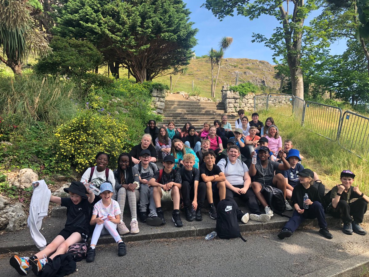 HallPeel's tweet image. Another action packed day! This is us on our way up to the ski centre. We have been tobogganing, tubing and skiing! The children have absolutely loved it! We’re now back on camp waiting for our chippy tea!