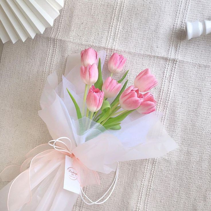 ⠀
⠀
Sebuah paket dikirimkan pada alamat yang tertera pada kotak pesanan.

📦 : Pink Tulip Bouquet 
👥 : @ofJezabel & @weindstark
💰 :  250 GOB.
💳 : Optrak

'Selamat malam! Ada kiriman untuk kakak. Terima kasih banyak!'
⠀
⠀