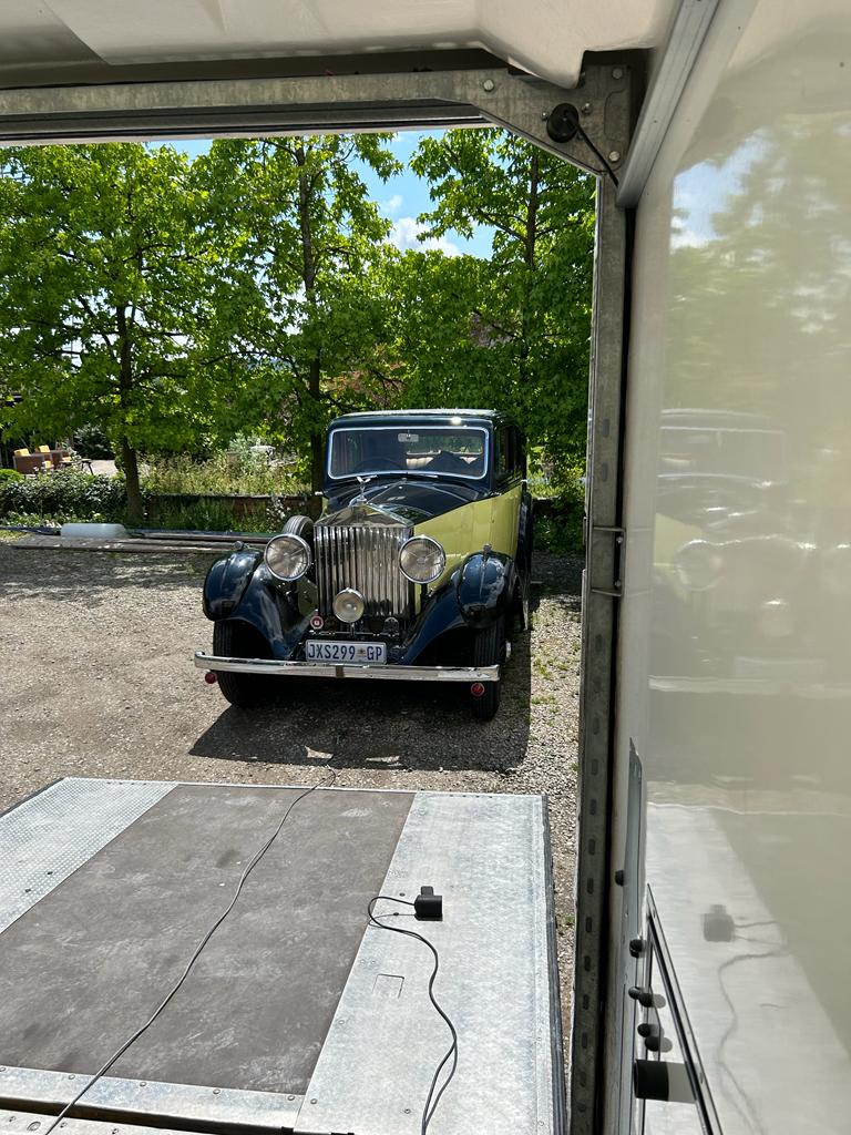 SilverstoneCRCS's tweet image. We were sad to say goodbye to this excellent, fully restored Rolls Royce 25/30 after some nine years in storage at Silverstone Classic &amp;amp; Race Car Storage. It was collected on Tuesday by Circuit 2 Circuit &amp;amp; delivered to the owner's new UK residence near Hereford.
#LongTermStorage