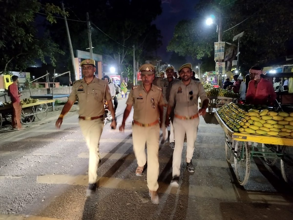 दिनांक 22.06.2023 को पुलिस अधीक्षक अम्बेडकरनगर के निर्देशन में जनपद में शांति, सुरक्षा व कानून व्यवस्था बनाए रखने हेतु थाना जहाँगीरगंज पुलिस द्वारा थाना क्षेत्र अंतर्गत पैदल गस्त कर आमजन को सुरक्षा के प्रति आश्वस्त किया गया।
#UPPolice
#Footpatrolling
#ambedkarnagarpolice
