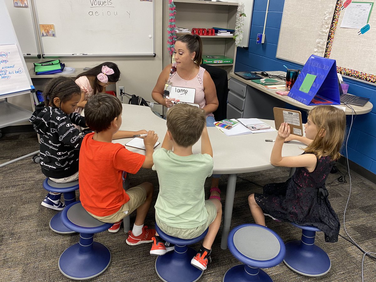 APIdlebird's tweet photo. Great teaching happening at Camp Millsap! #CampMillsap https://t.co/wmW5XxWAof