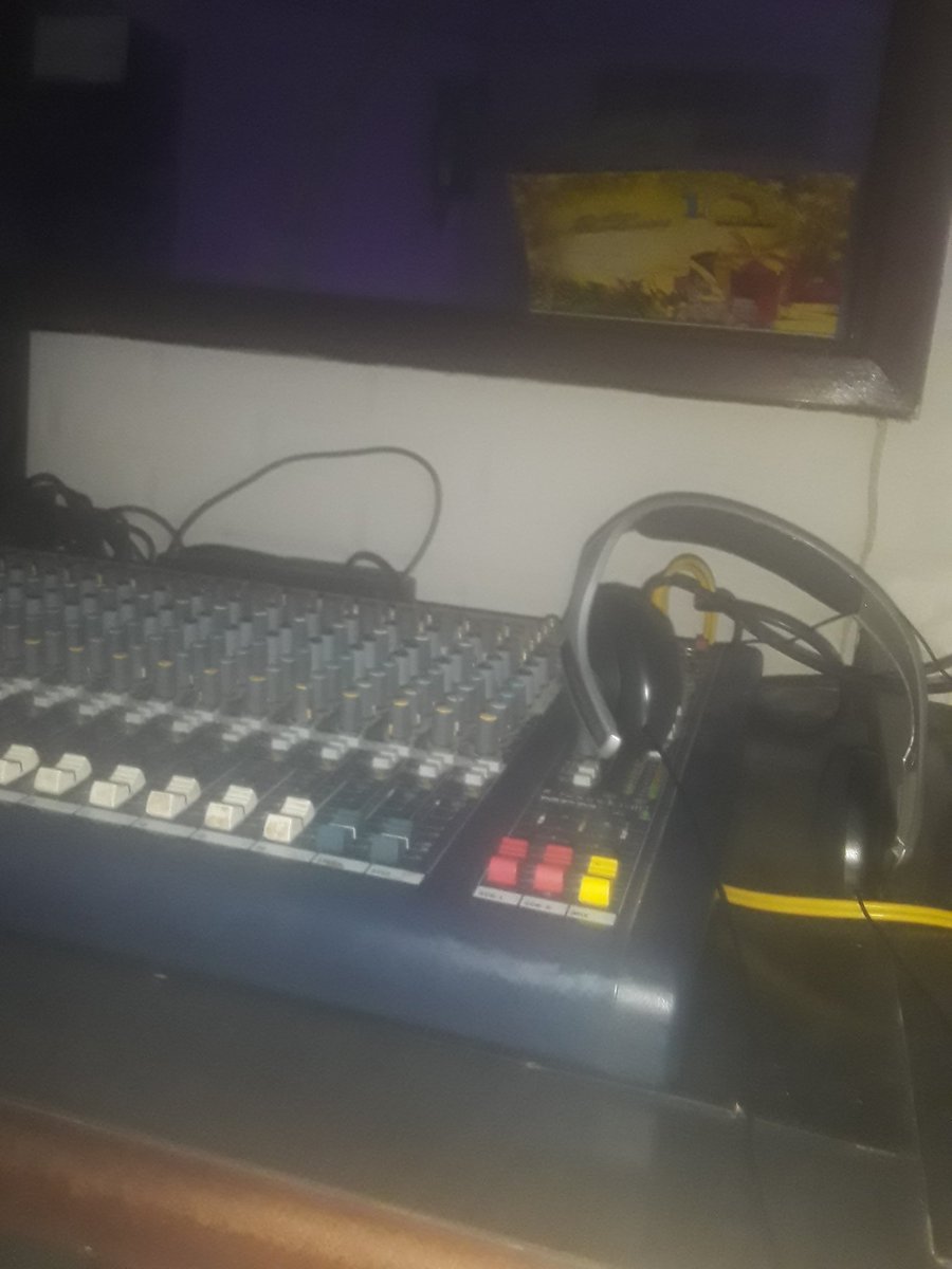 ArturoC69755641's tweet image. #Cojedes| Los invito a sintonizar desde la una de la tarde el programa "La Elite de la Radio", conducido por @ArturoC69755641, por la señal de @Class987FM. #jun22 @Juanjosanoja @tomaraujo28051 @AlfonsoGuite @yusmarojimenez @lilibethsandov @pedrolinares01.