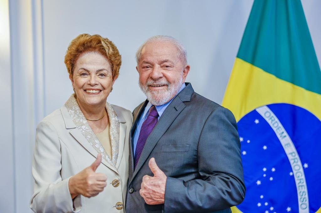 LulaOficial's tweet image. Olha quem eu encontrei na França!

📸: @ricardostuckert