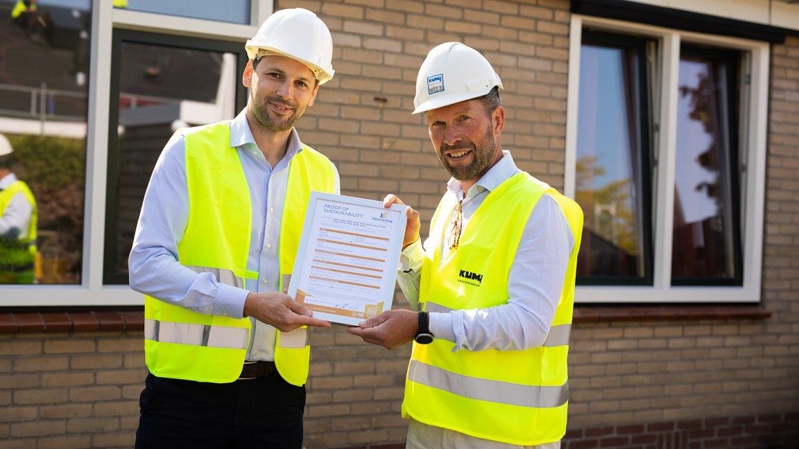 WinDoorExpert's tweet image. 🟥 With the use of bio-attributed PVC in projects of its profile brand Kömmerling, the profine Group is setting a milestone on the way to more sustainability.

windoorexpert.eu/news/news,3546…

#pvcwindows #pvcsystems #profinesystems @profineGroup