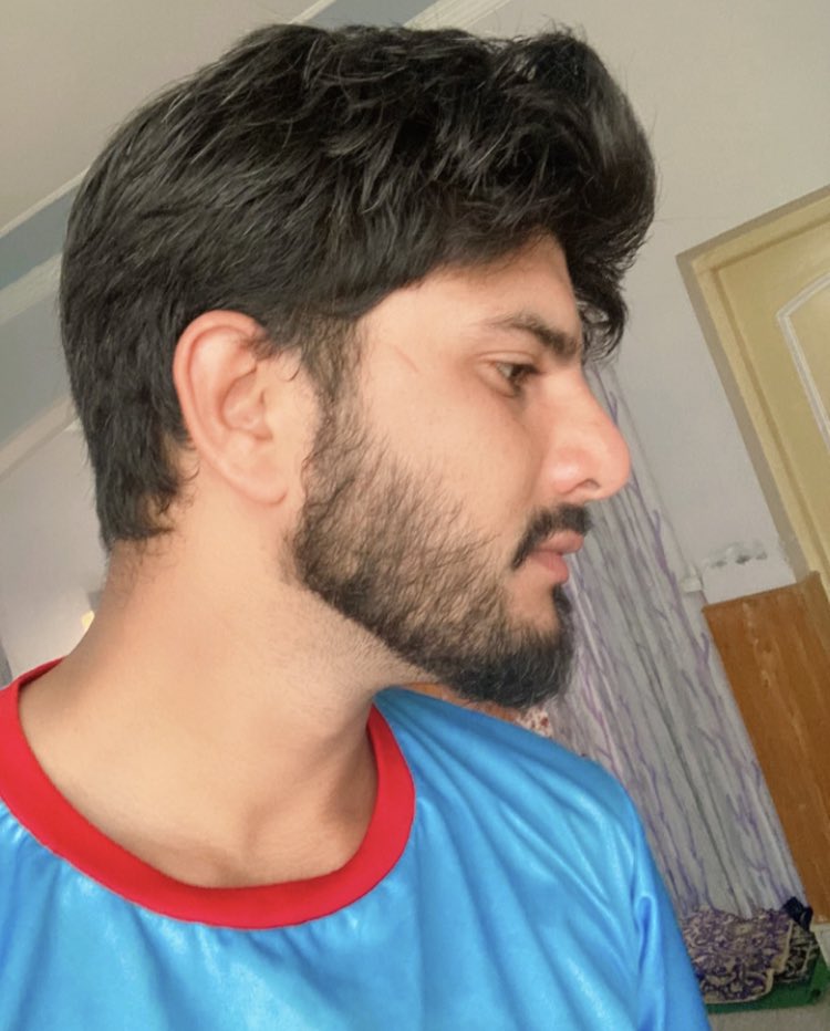 kaleemMirzaa's tweet photo. Messy hairs😑 https://t.co/vJsAI4SOp4