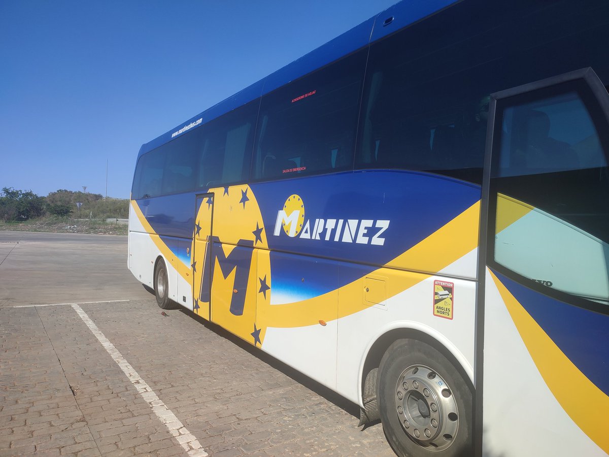 varvaaaaa's tweet photo. @Alsa_autobuses Aquí está la joya de la corona. Además, haciendo parada en una E.S en La Gineta, la cual no estaba programada en el itinerario de viaje. El conductor afirma que ALSA le obliga a parar aquí, y según él 40 min de parada. Lamentable es poco. https://t.co/BatXIyPZoV