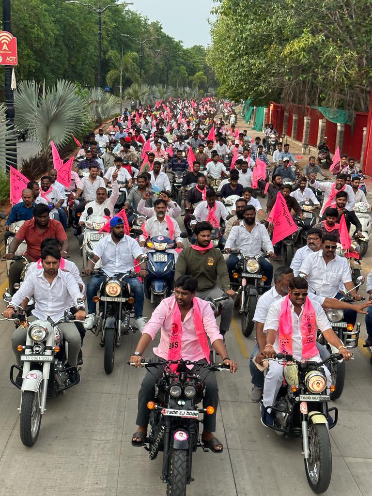 talasani_sai's tweet photo. Took out a massive 6000+ bikes rally earlier today from Sanathnagar Assembly Constituency to vicinity of the Dr. B.R. Ambedkar State Secretariat marking the grand conclusion of the 21-day decennial celebrations of the state formation. @KTRBRS @RaoKavitha @BRSHarish @SantoshKumarBRS @TelanganaCMO @BRSparty