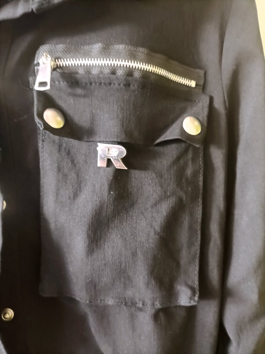 DaPokemonLady's tweet photo. Found a broken up car sign and yoinked the R, attached it to a vest, I'm bout to infiltrate the Rocket team hideouts like the wooden horse in Troy. Arlo, Cliff, I'm bout to kick y'alls butts !
Wish me Luck ππ
#PokemonGO #PokemonGORocketTeam #PokemonGOApp #GoRocketTeam https://t.co/8aqFwkwjpU