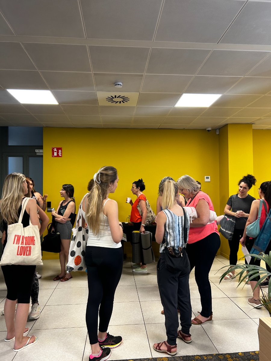 Ahir vam celebrar el dia internacional del #Ioga gràcies a #KarmaGirona, on va crear un espai molt especial per #connectar-nos amb nosaltres mateixos i amb els altres. I també gràcies a @emporarum per ajudar-nos a refrescar-nos amb un dels vostres tes tan bons!