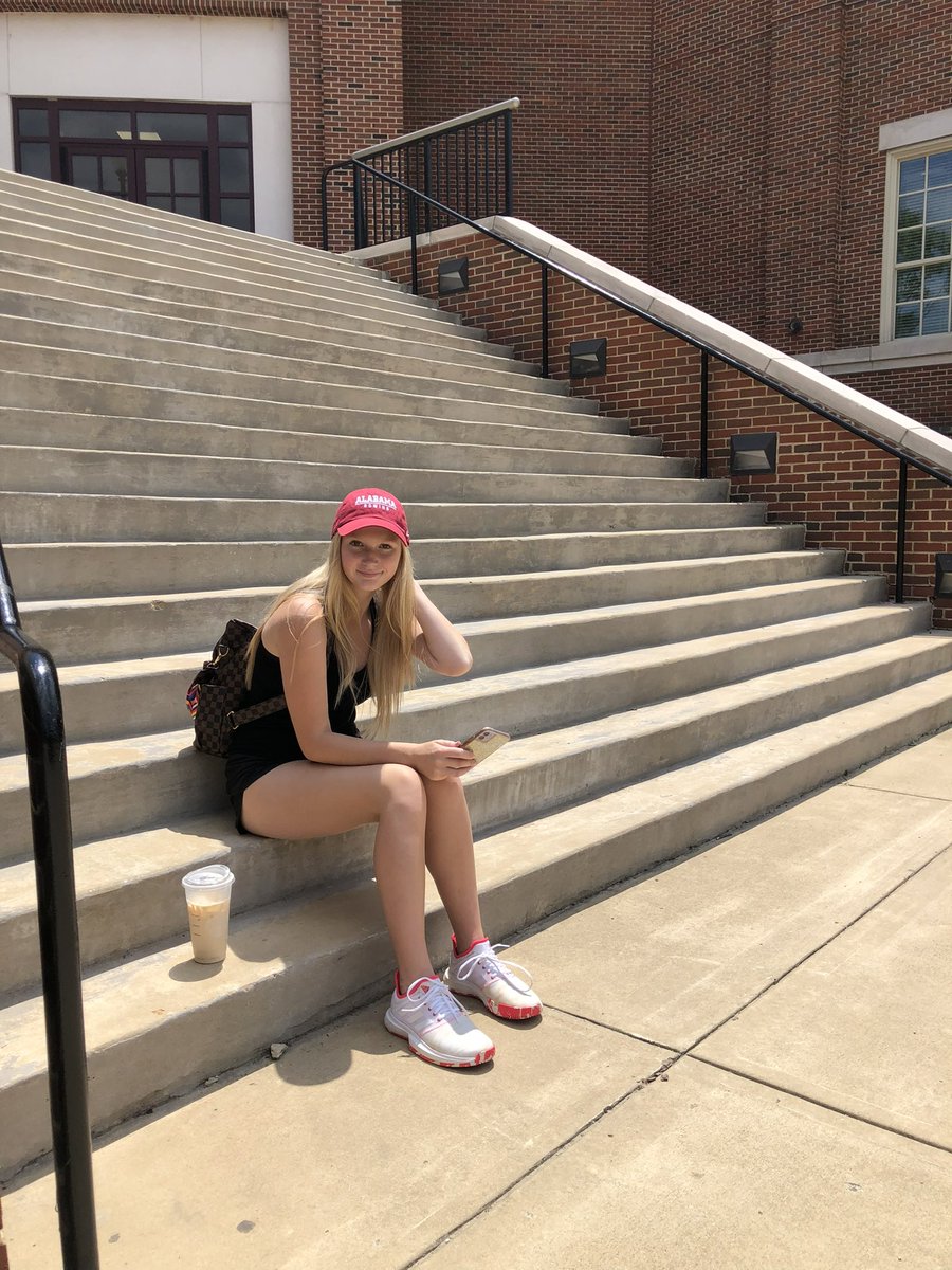 MissMeganSands's tweet image. One year ago...gave a big ROLL TIDE during college exploring while my brother did his Bama Bound Orientation. ❤️’d seeing Manderson Landing and the @AlabamaRow home! #ThrowbackThursday #rowtide