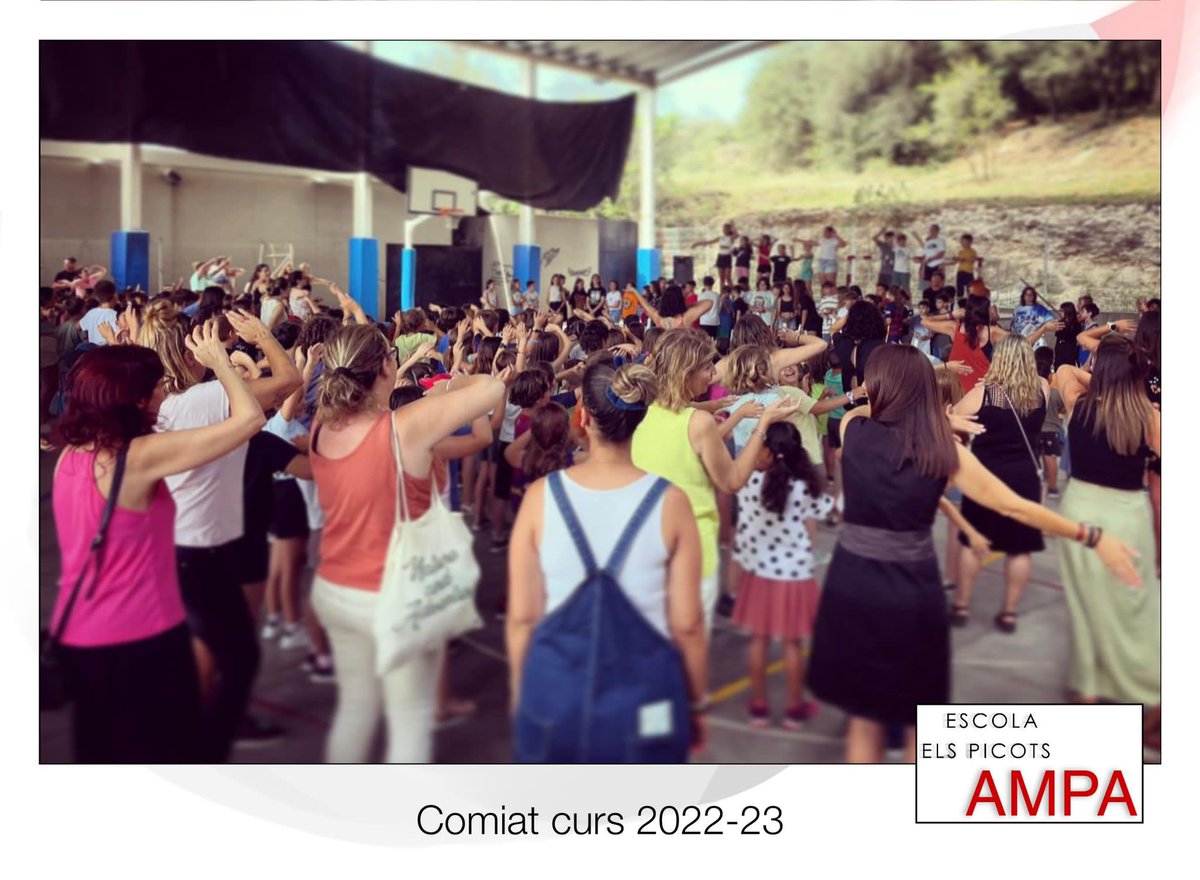 afaelspicots's tweet photo. Després de moltes històries compartides durant gairebé 10 mesos, ha arribat a la fi el curs escolar 2022-2023! I avui s’ha celebrat a l’escola amb una gran festa, com l’ocasió mereix! Gràcies picotins i picotines d’aquesta gran família de l’escola Els Picots! Bon estiu! 🎊🎉 https://t.co/RTXtqTnGa3