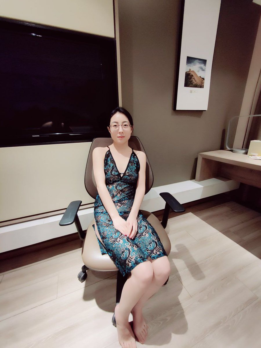Godfucker88's tweet photo. 想乱伦胁迫控制认主
想成为母狗
想成为厕所
贡献淫妻，姐姐，妹妹，身边人
成为母畜让主人我随意玩虐的私
#反差婊 #人妻 #淫妻 #母狗   #母狗公示 #母狗曝光 #贱狗 #母畜 #羞辱  #骚货 #社死挑战   #骚逼 #调教  #社死 #女m #母狗  #胁迫奴 #大学生 #自毁 #社死 #交换 #绿帽 #绿奴夫妻 #绿男友 #投稿 https://t.co/uG72w2pDmj
