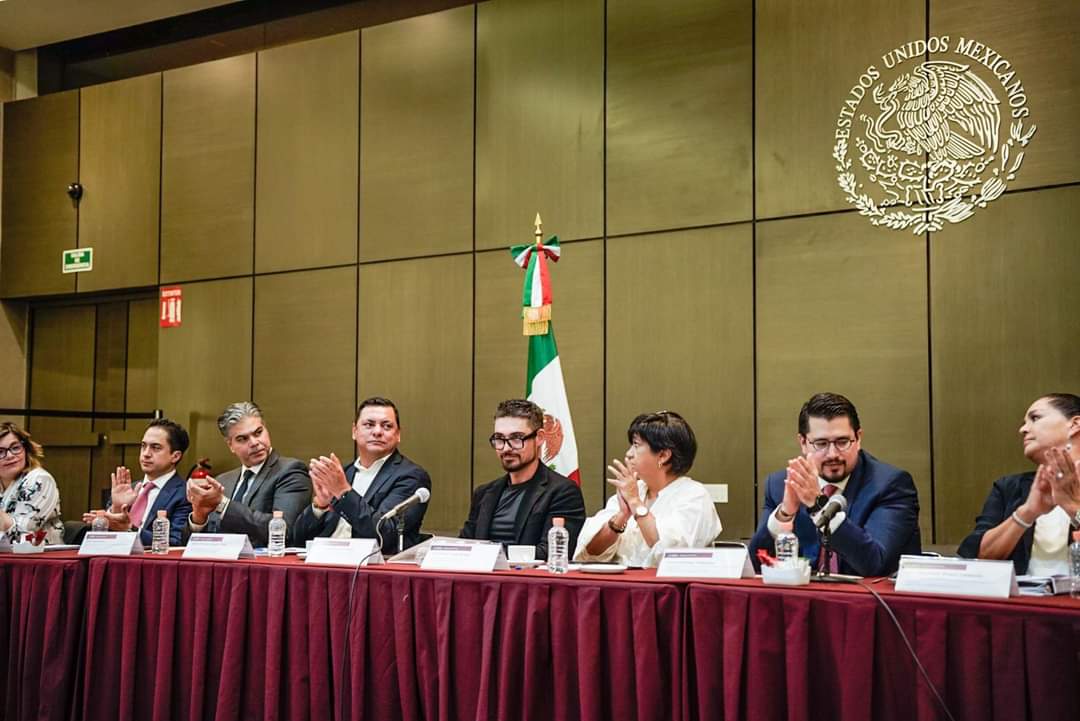 FCARMNacional's tweet photo. 1er Sesión Ordinaria de Consejo Nacional de Vivienda @SEDATU_mx .
Objetivo: Desarrollar los programas de los Comités Operativos.
Participan: Dra. Arq. Mariana Flores García del #INAU y Arq. Edna Zerón García Coordinadora Nacional de la #ArquitectasFCARM #FCARMSomosTodos https://t.co/NMXFb5PcW2