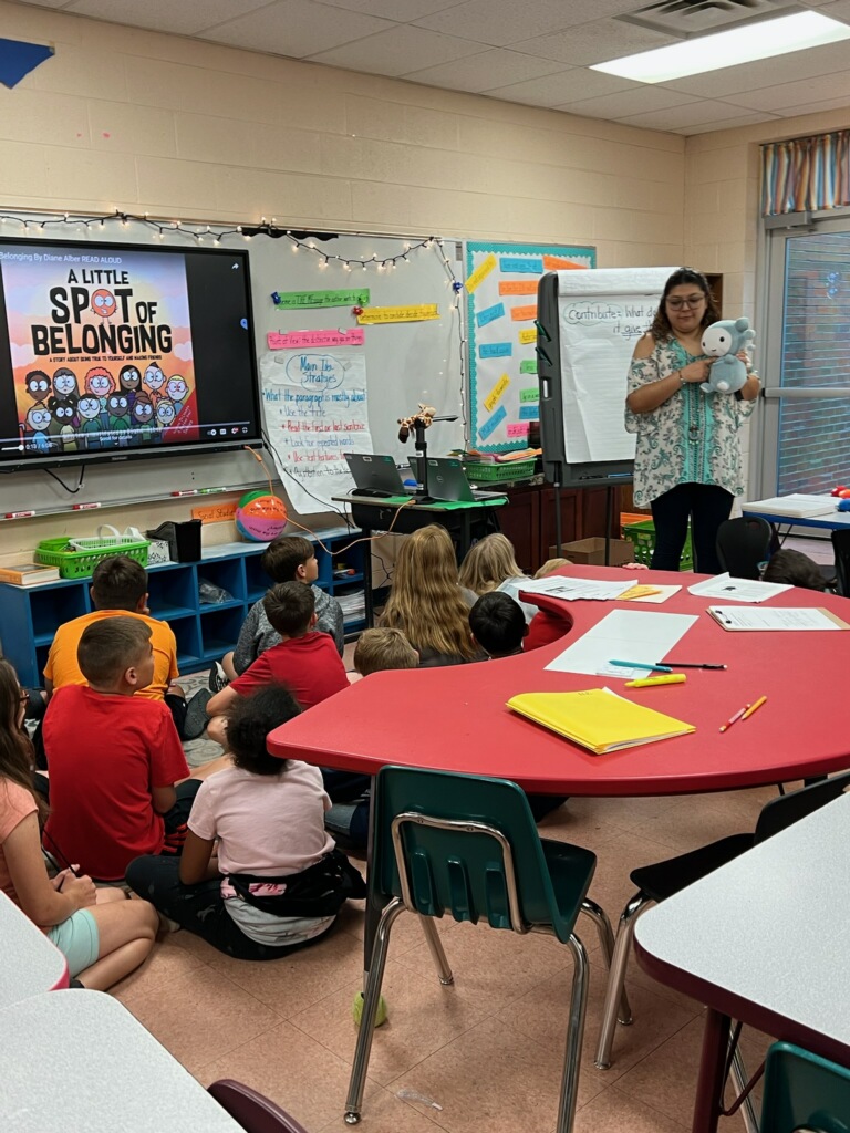 BedCoSchools's tweet photo. #BedfordCountySchool Social Worker Aricindy Castillo taught our #SummerLearningCamp students about kindness & friendship recently! ☀️❤️#CharacterEducation #EmpathyMatters #DreamBig https://t.co/VGUyN08cL5