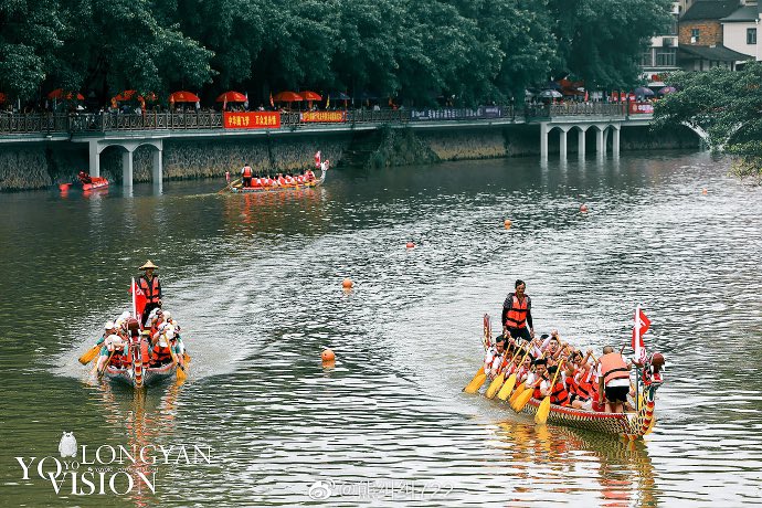Dragon boat racing is one of the most important festival folk activities of the Dragon Boat Festival, its origin can be traced back to the Warring States Time. Dragon boat racing has been introduced to neighboring Japan, Vietnam and the United Kingdom. #DragonBoatFestival