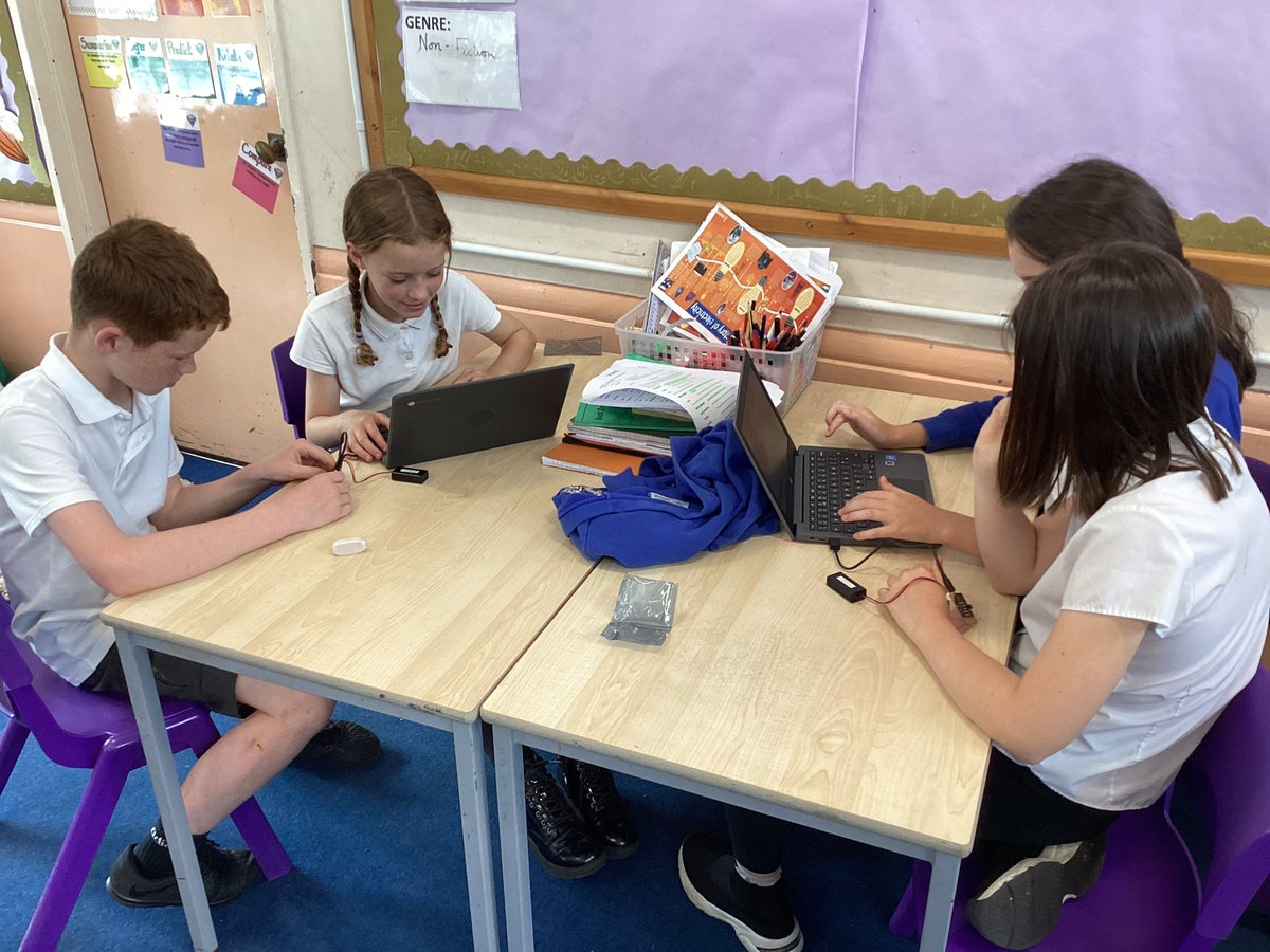 NRJuniors's tweet photo. This week in year 6 we have been using our computer skills and programming microbits. The children loved using the program to make their own compass and step counter. #NRJcomputing #computing #programming https://t.co/K2hij6LjzT