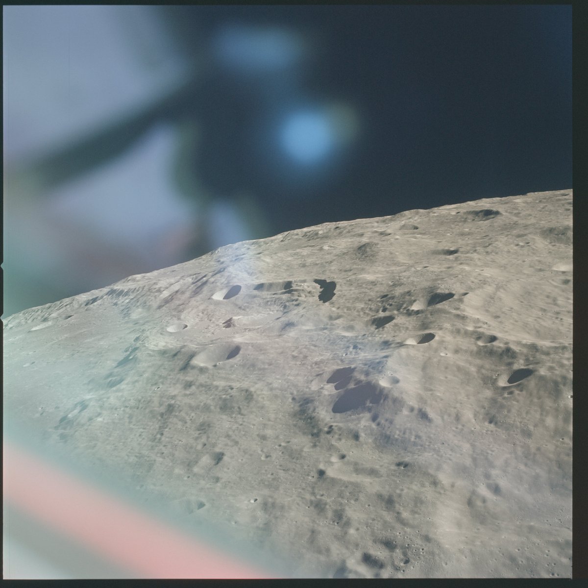 moonshotbot's tweet photo. 🚀🌝🌗
Apollo 15 Hasselblad image from film magazine 91/M - LM Extraction, Earth, Lunar Orbit
🌖🌛🌚
 https://t.co/NrG6qm2ckk https://t.co/4Zg1fHoWEL
