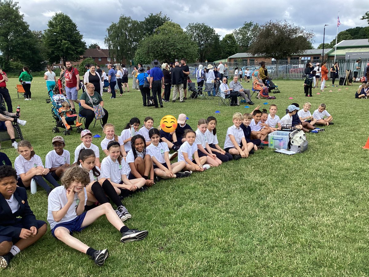 Year5TLTPA22's tweet photo. 5T had a busy day yesterday with sports day in the morning and tag rugby in the afternoon with @SaleSharksRugby! We hope you has as much fun as we did! #ltpasmsc #ltpasportsday #ltpaPE https://t.co/4ihnEch5iK
