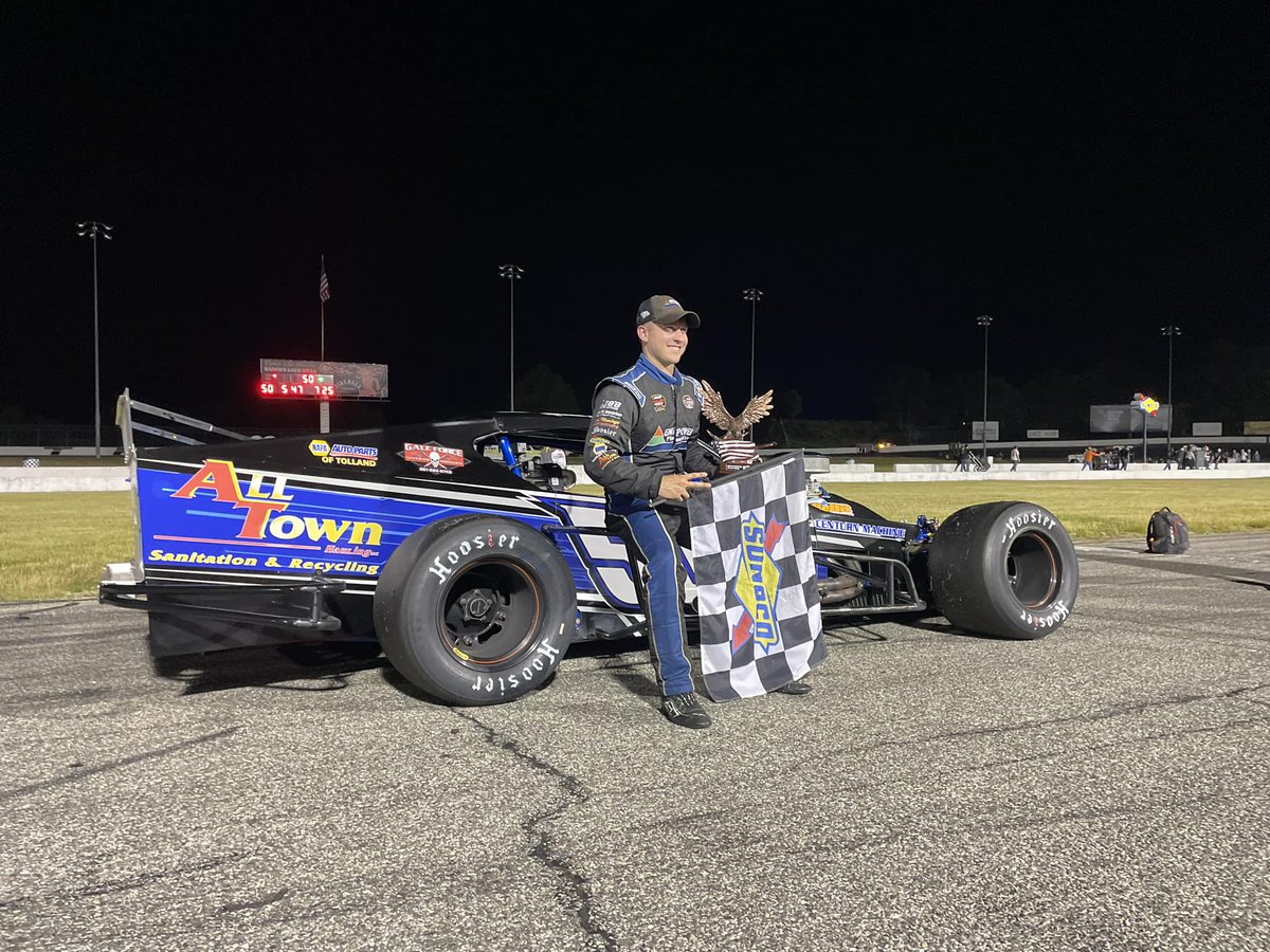 NERacing's tweet image. Ronnie Williams Pockets $5,000 in Outlaw Open Modified Dash For Cash at Thompson - newenglandracingnews.com/16