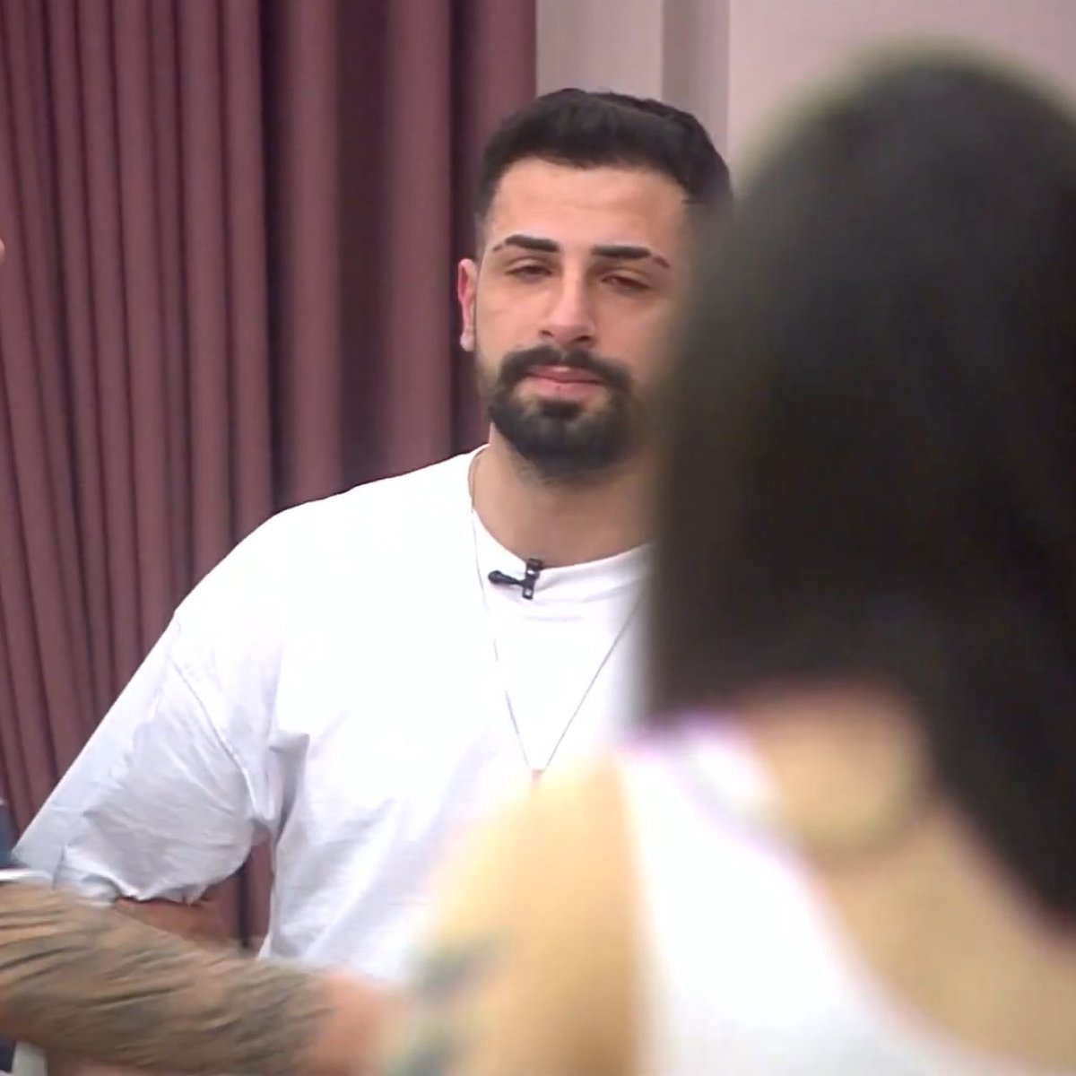 sevip birbirlerini seçtiler diye 7/24 yaptığınız zorbalığın sonucu bu ikiside mahvolmuş durumda, insanların hayatlarını siz karartıyorsunuz