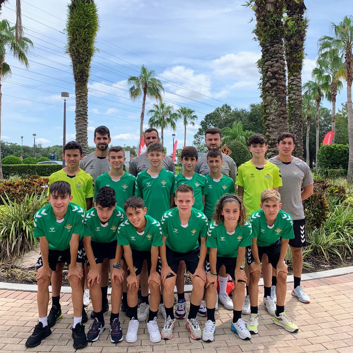 RBetisCantera's tweet photo. ¡Ya estamos en Orlando para disputar #LaLigaPromises Internacional! 🇺🇸🤗📸

#RBBalevínA #CanteraBetis https://t.co/HLLLkpSriy