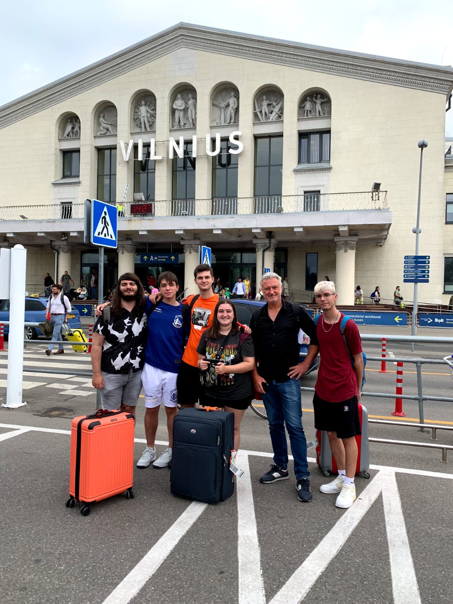 mobilitatINSPM's tweet photo. 5 alumnes de 1r de CFGS de RAE han arribat avui a Vilnius per participar en el Sumner media studio fins el proper 7 de juliol. Esperem que gaudiu.@FpMobilitat @insperemartell @imatgeisoperemartell https://t.co/zALmadvOBo