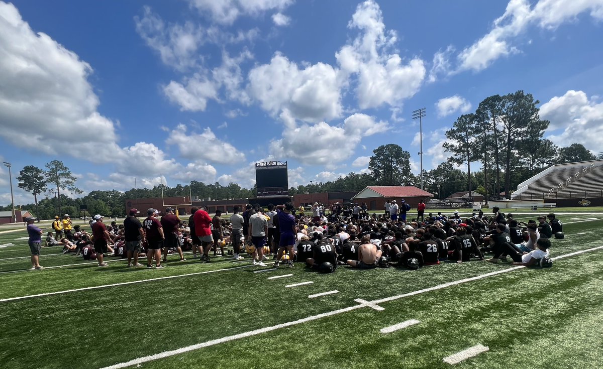 SMWingT's tweet photo. We would like to say thanks to the schools and individuals who came to display their skills and talents! Also, thank you @PRCCAthletics for allowing us to use your facilities!

-Northeast (Tenn.)
-Purvis
-FCAHS
-North Forrest
-NE Jones
-D’Iberville
-Raleigh
-Jeff. Davis County https://t.co/pI26cuYRXx