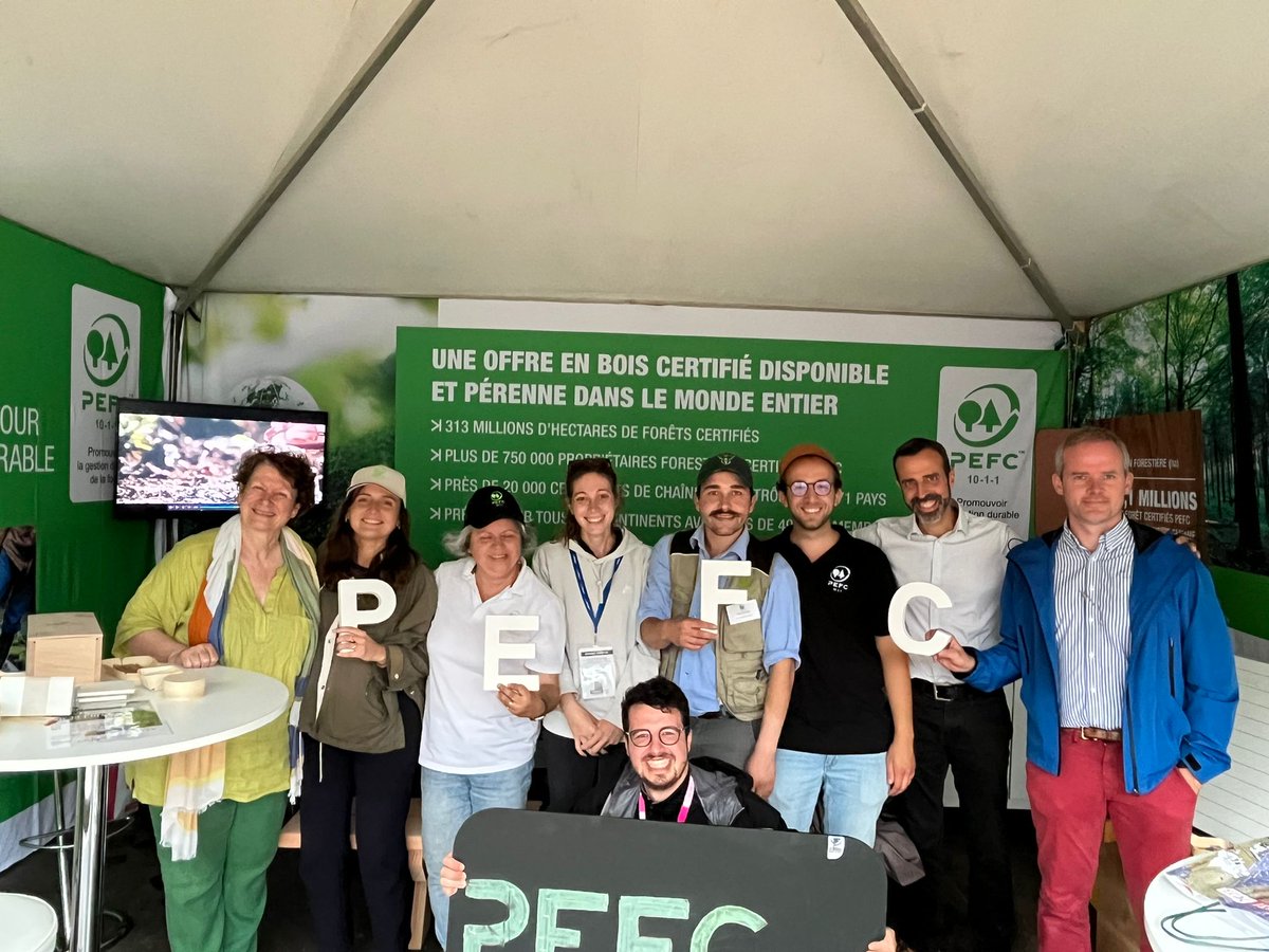 PEFCFrance's tweet photo. @Euroforest2023 @HUETPE L'équipe de PEFC en France est ravie de vous recevoir sur son stand #Euroforest pour vous parler des bénéfices de la certification de gestion forestière durable PEFC.
Si vous passez par là, nous vous accueillerons avec plaisir ! 👋 https://t.co/XkUs7c8kqA