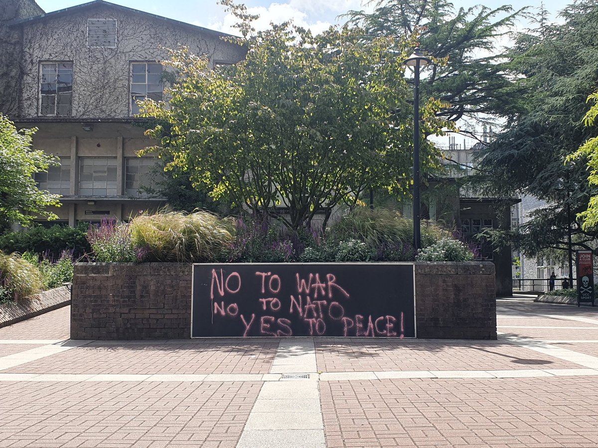 'No to War
No to NATO
Yes to Peace!'

Can't argue with this unless of course you're the Irish Government or NATO 😳

#NoToNATO #IrishNeutrality 
UCC Campus, Cork City