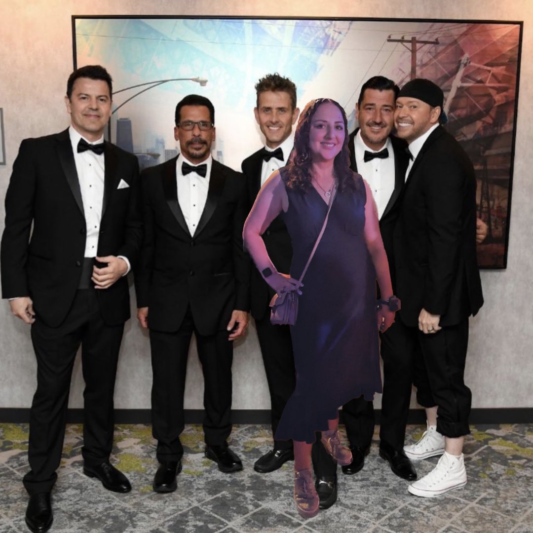 treasure_nkotb's tweet photo. Me and my prom dates at BlockCon prom! 😉 https://t.co/1c6cuuxV8f