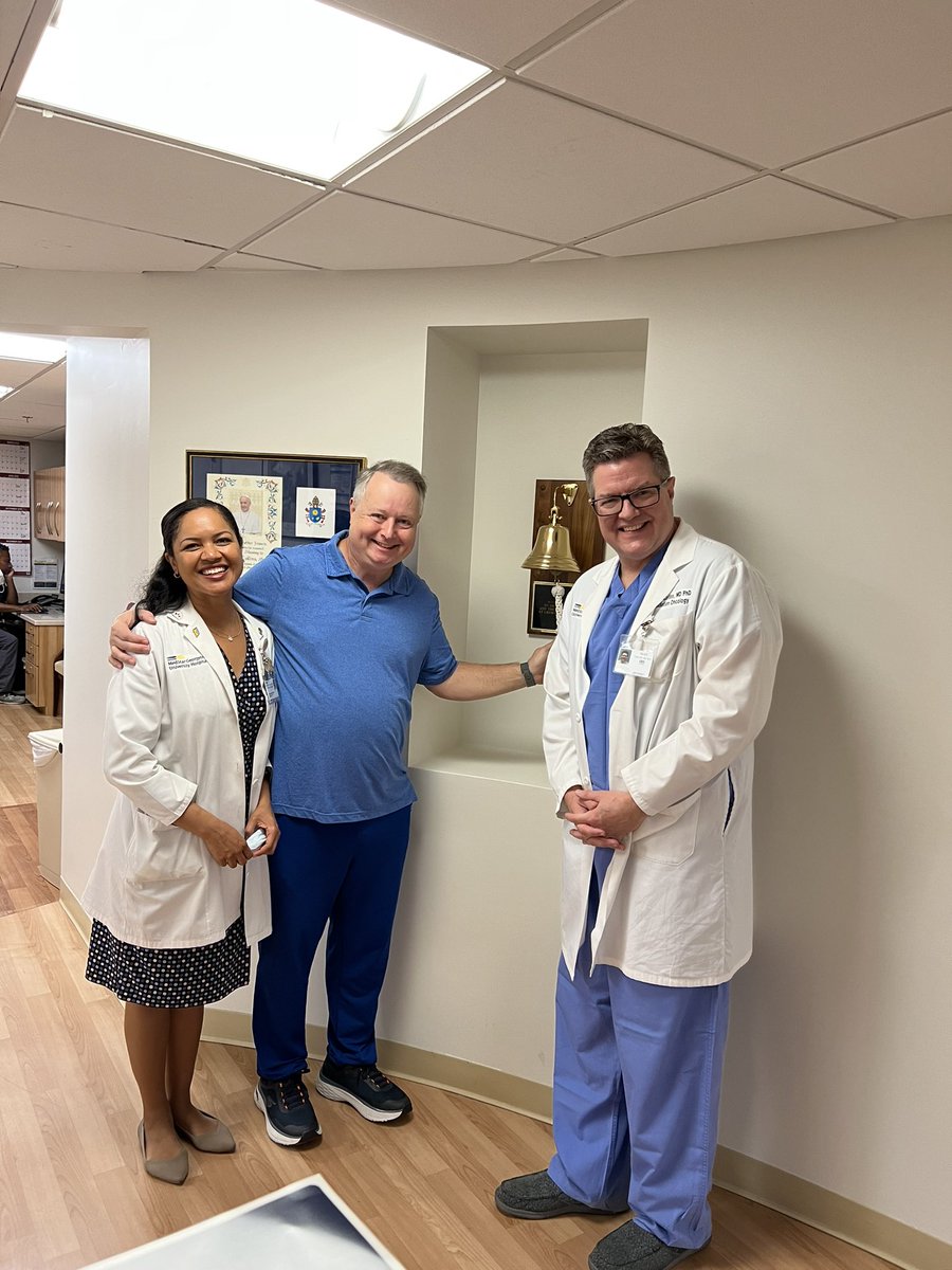 Just rang the bell <a href="/MedStarGUH/">MedStar Georgetown</a> Help me celebrate by following <a href="/SbrtSean/">Sean Collins Prostate SBRT @ USF Health</a> Need to get him over 10k followers to help him fight Cancer Please
Retweet!