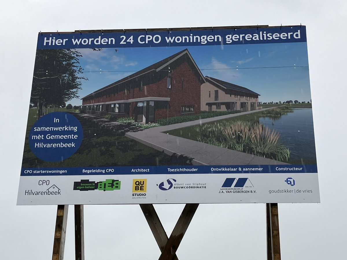 Vandaag met Sjors Abrahams, Frank Doomen en Nico van Gisbergen het bouwbord onthult van het CPO-project in Gelderakkers 2. 
Het is gelukt om de groep bij elkaar te houden én we krijgen er weer een wijk bij met heel veel jongeren. Mooie bijdrage aan de toekomst van Hilvarenbeek!