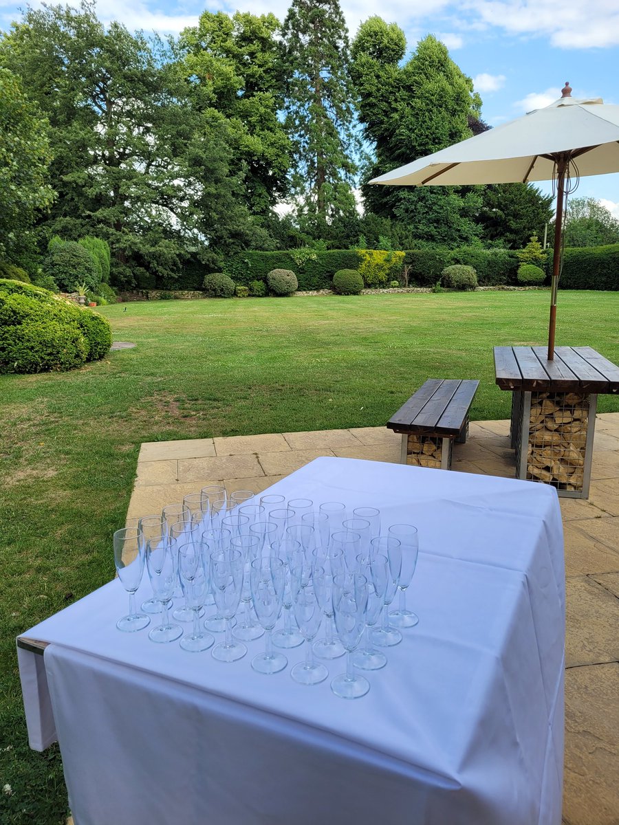 What a beautiful evening at @StonehouseCourt for our #SNJawards