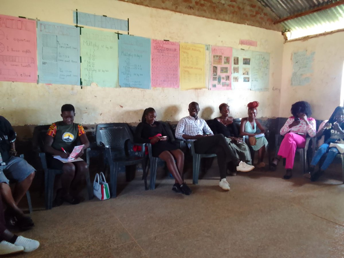 #Throwback to when we had a community training on political education for youths from Kisumu West Sub County in partnership with @MapinduziKE
The key goal of political education is to get people interested in politics and to become responsible citizens
#SocialAccountability