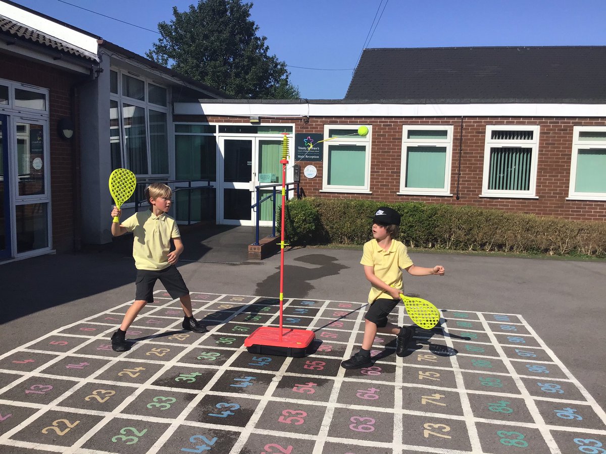 TSPClubhouse's tweet photo. Clubhouse making the most of the warm evening sunshine. #Fun#Enjoy https://t.co/LO6Hg3iHa1