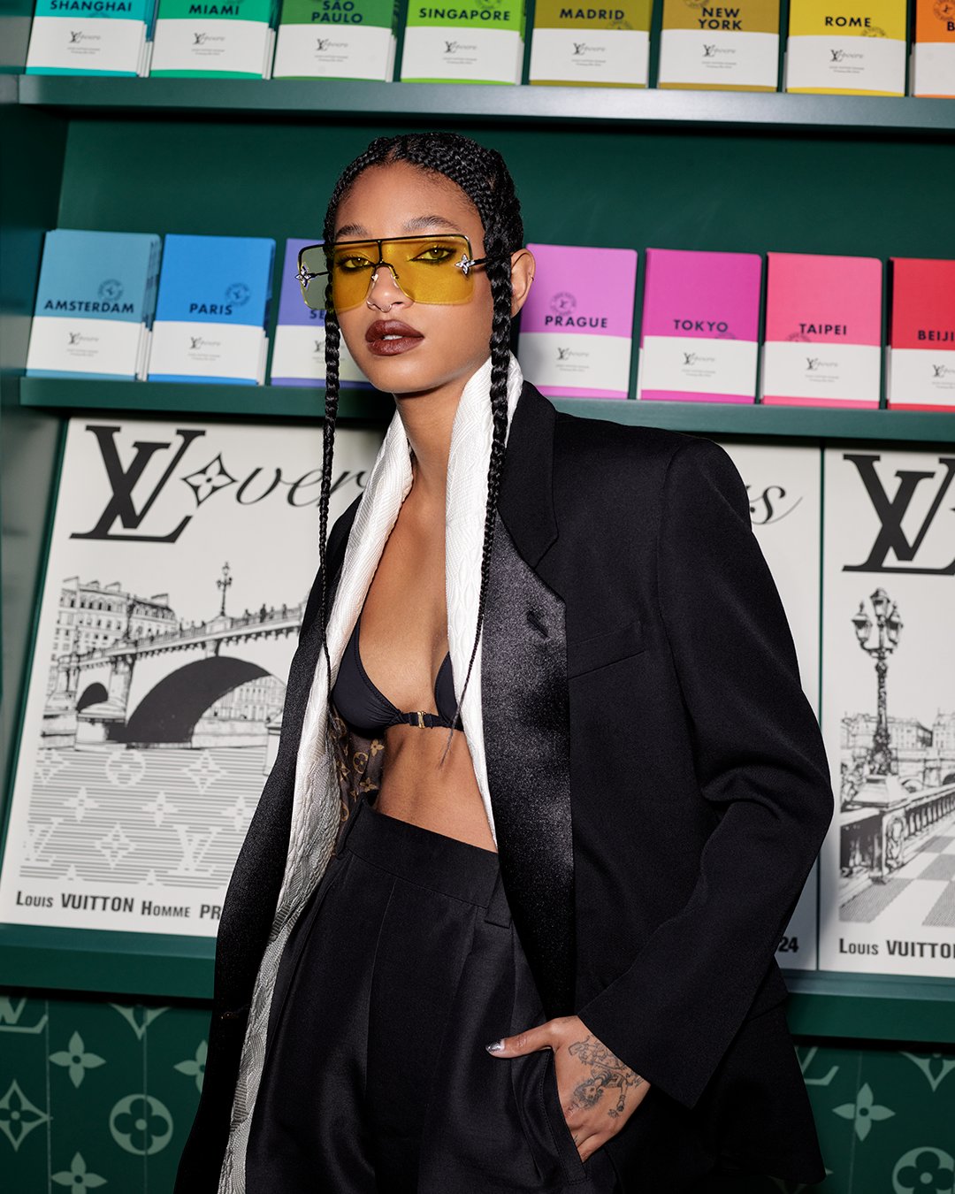 Louis Vuitton on X: Men's Spring-Summer 2024 Show. @OfficialWillow  attended @Pharrell's debut presentation on the iconic Pont Neuf Bridge in  Paris. Watch the full show at  #LVMenSS24 # LouisVuitton #PharrellWilliams #WillowSmith
