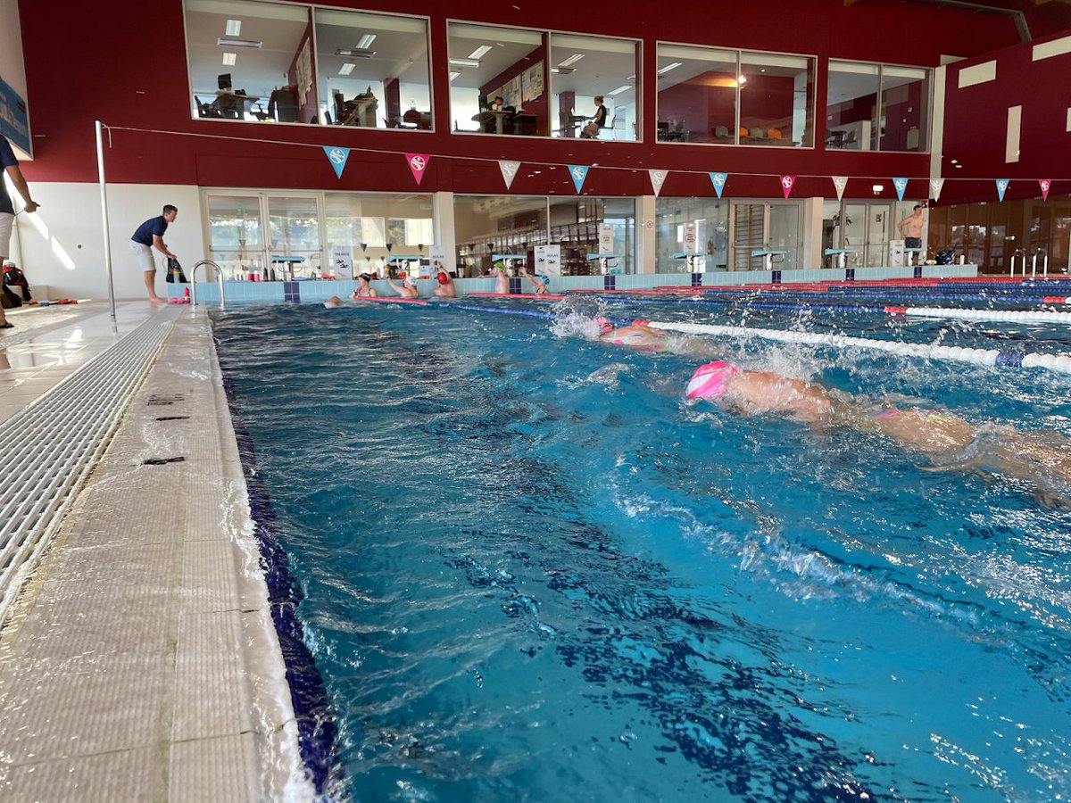 #throwbackthursday to the Algarve and swimming in the 50m pool under the watchful eyes of our coaching team!
📢 Dates are confirmed for next year! Will you be joining us in the Algarve?
🔗 (Link In Bio) bit.ly/2JqUh36 
#Algarve #TriathlonCamp