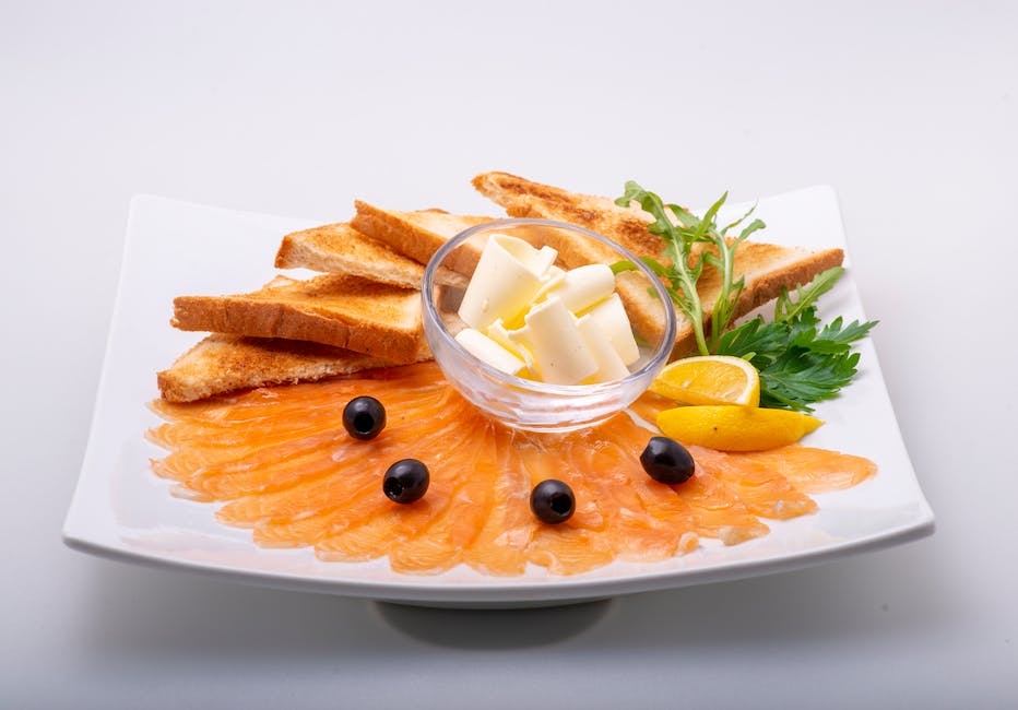 Too hot to cook? Here are 10 things you can do with our smoked salmon!  #smokedsalmon #wildsalmon #summereats ow.ly/G57p50OseRv