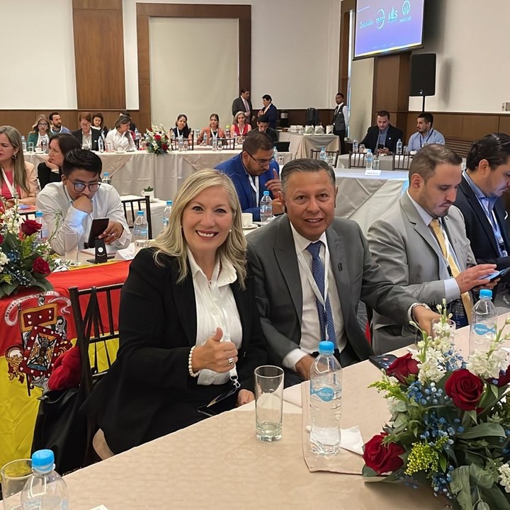 ampimexico's tweet photo. ¡Arrancó el 3er Congreso Ecuador InmoTRENDS 2023! 
Enhorabuena a los presidentes de las asociaciones inmobiliarias por su participación Adrián Rodríguez de Ecuador; Álvaro Boyd de Panamá, Víctor Saldaña del Perú e Ignacio Lacunza Magaña de México.
#AMPI #inmotrends @acbiroficial https://t.co/oJhXRlfxM1