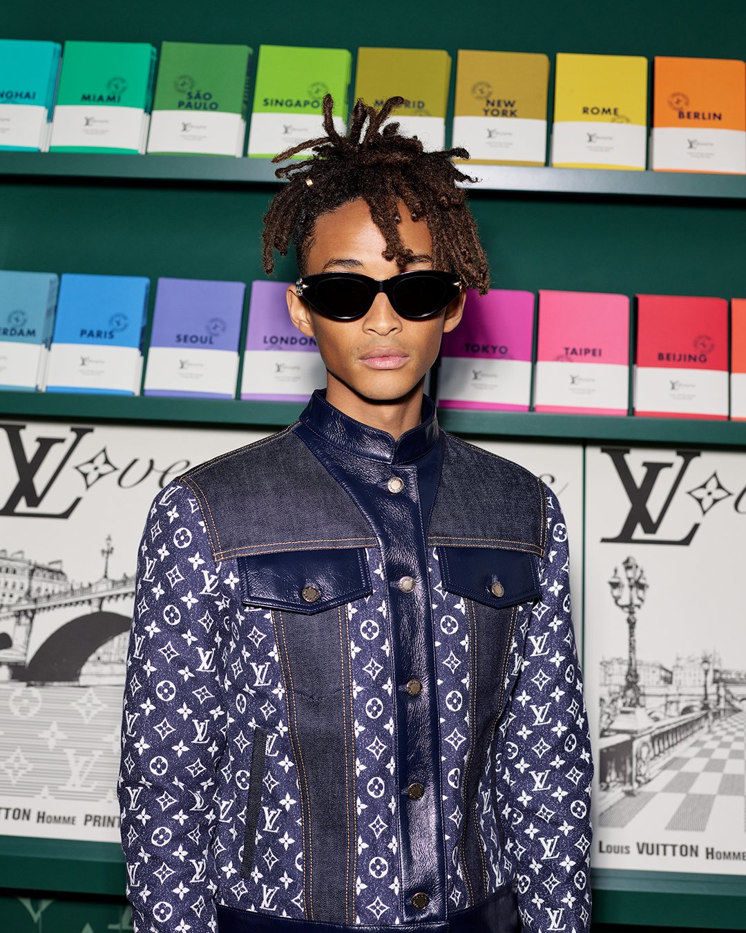 Louis Vuitton on X: Men's Spring-Summer 2024 Show. @jaden attended  @Pharrell's debut presentation on the iconic Pont Neuf Bridge in Paris.  Watch the full show at  #LVMenSS24 #LouisVuitton  #PharrellWilliams #JadenSmith