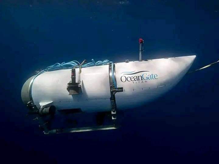 Pabby_joyleen's tweet photo. Kenyans are experts in everything ππ..... wueh me following everyone analyse submissible, submarine, Oceangate, exploration and expedition of the wreckage of titanic ship
Wueh water engineers good evening ππππ
#submissible #titanic #oceangate #yallaresick https://t.co/HkIdsYyGyQ