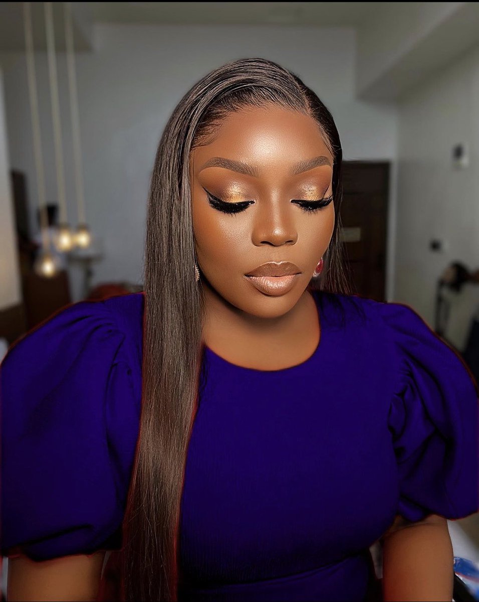 bernardsmiless_'s tweet photo. Queen B!. @iambisola ❤️😍
•
•
•
@bernardsmiless / HAIRSTYLIST 
•
@diolsclassics / MUA
•
@honeyc_strands / WIG
•
#headshot #straighthair #aqueen #actress #nollywood #nollywoodactress #hairstylist #bernardsmiless https://t.co/hWvEVDHOiy