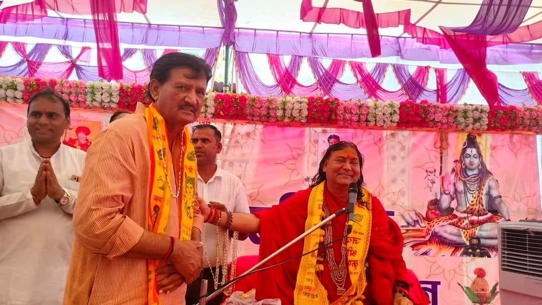 mlaparbatsar's tweet photo. आज ग्राम मीठड़ी में श्री त्रिलोक जी कुमावत द्वारा आयोजित "श्रीमद् भागवत कथा" कार्यक्रम में सम्मिलित हुआ।
इस दौरान कथा व्यास आचार्य श्री प्रहलाद पुरी जी महाराज का सानिध्य प्राप्त हुआ।
इस धार्मिक आयोजन के लिए समस्त कुमावत परिवार को मेरी ओर से बहुत-बहुत बधाई।
#mithdi #Parbatsar https://t.co/SCSOE82bCd