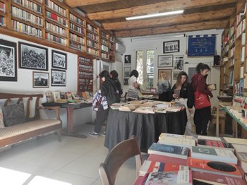📣 Libri Liberi: Mercatino gratuito dei libri in Biblioteca 📚
🟢 1 e 2 luglio, sab 15.30-19.30, dom 9-13 e 15.30-19.30
Potrai portarti a casa volumi di storia, filosofia, economia, sociologia e letteratura. Vieni a curiosare e cogli l’occasione di trovare quello che fa per te.
