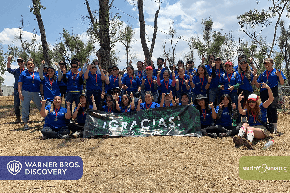 SoyValor's tweet photo. Earthgonomic (@Earthgonomic) y Warner Bros. Discovery unen fuerzas para la conservación de los polinizadores 🐝🦋

Lee más aquí 👉 https://t.co/nThEZaSeXk https://t.co/Rq89KXykXD