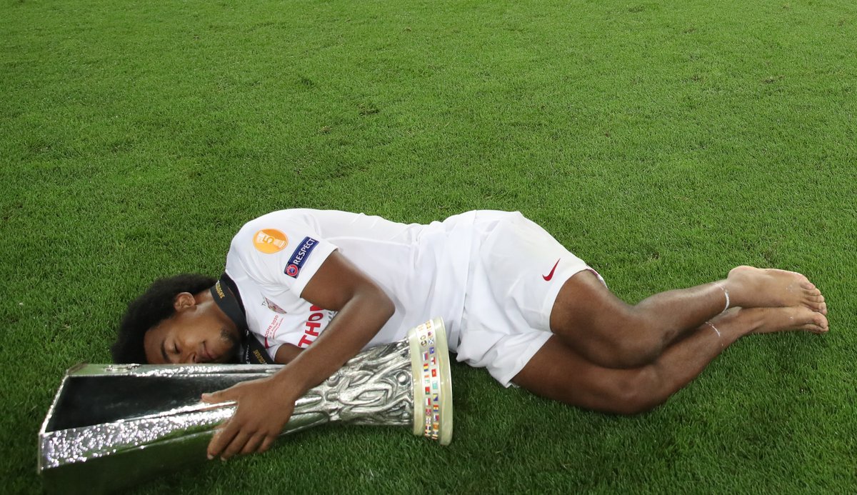 EuropaLeague's tweet photo. 💭🥰🏆

#UEL https://t.co/DucYCbMlZe