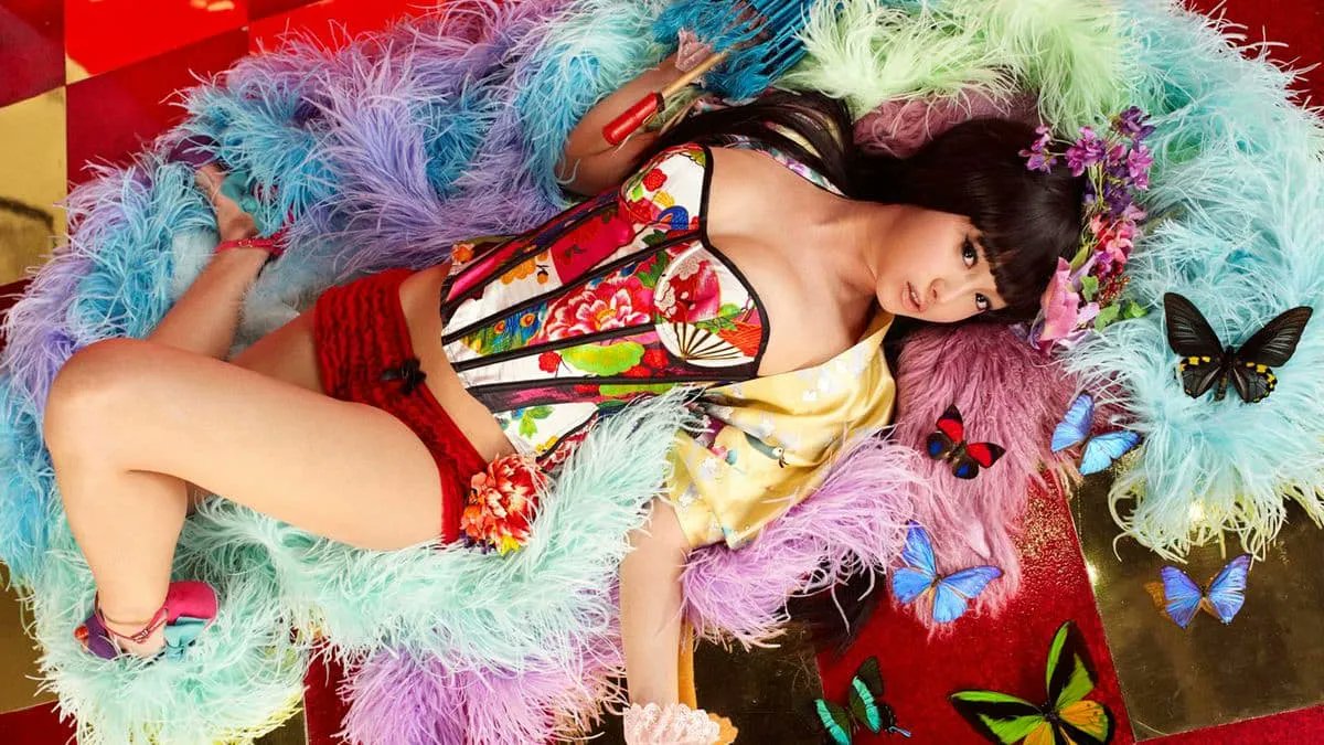 wufilmseries's tweet photo. TONIGHT is closing night of the GAY ASIA program! Last up is Mika Ninagawa's bonkers color bomb HELTER SKELTER in an incredibly rare US screening! Showtime 7:30pm. Stars Erika Sawajiri, with Nao Omori (Ichi the Killer), Lily Franky (Shoplifters), Kiko Mizuhara (Norwegian Wood). https://t.co/kbjA48aDMl