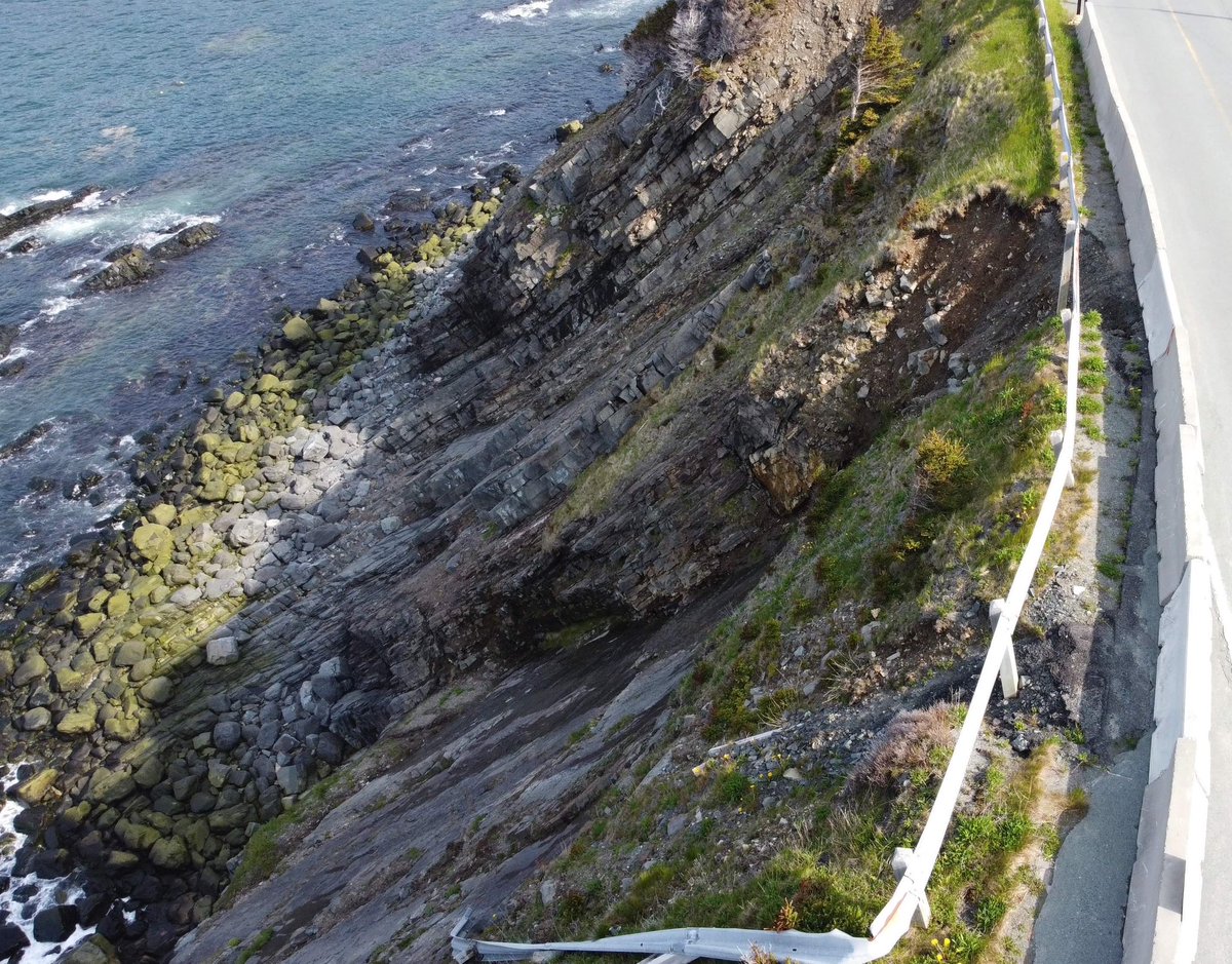 Ashley_LBMCOC's tweet photo. Photo &amp; video credit to @gjh1122 (Feel free to share)

I look forward to the new Minister of @TI_GovNL updating our town &amp; residents on when Marine Drive Rd alignment will be a priority. Quite the difference in 1 yr of erosion.
@JohnAbbottnl @JoedyWall536 #nltraffic #nlwx #LBMCOC https://t.co/SS02Q9O8Y8