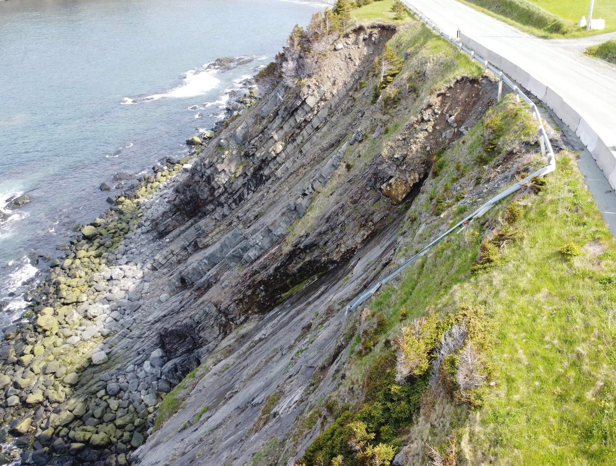 Ashley_LBMCOC's tweet photo. Photo &amp; video credit to @gjh1122 (Feel free to share)

I look forward to the new Minister of @TI_GovNL updating our town &amp; residents on when Marine Drive Rd alignment will be a priority. Quite the difference in 1 yr of erosion.
@JohnAbbottnl @JoedyWall536 #nltraffic #nlwx #LBMCOC https://t.co/SS02Q9O8Y8